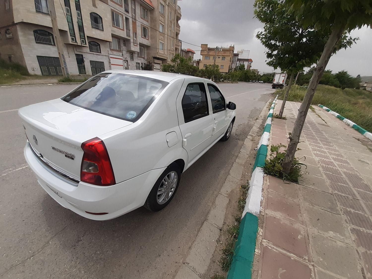 رنو تندر 90 پلاس دنده‌ای - 1396
