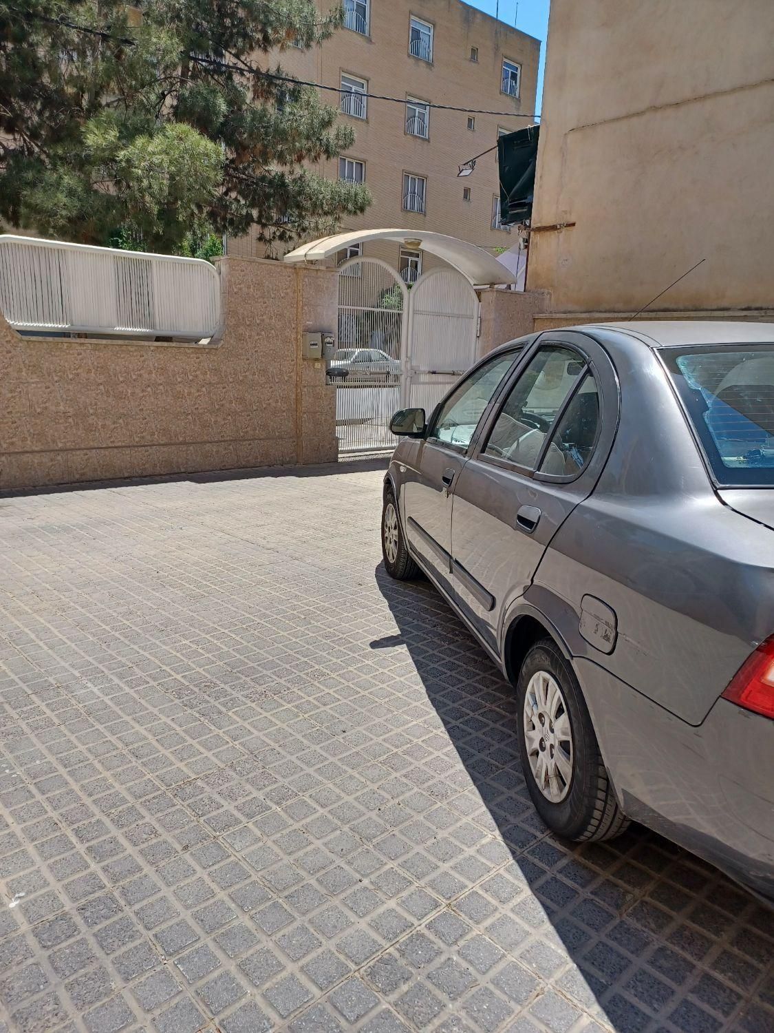 تیبا صندوق دار SX - 1392