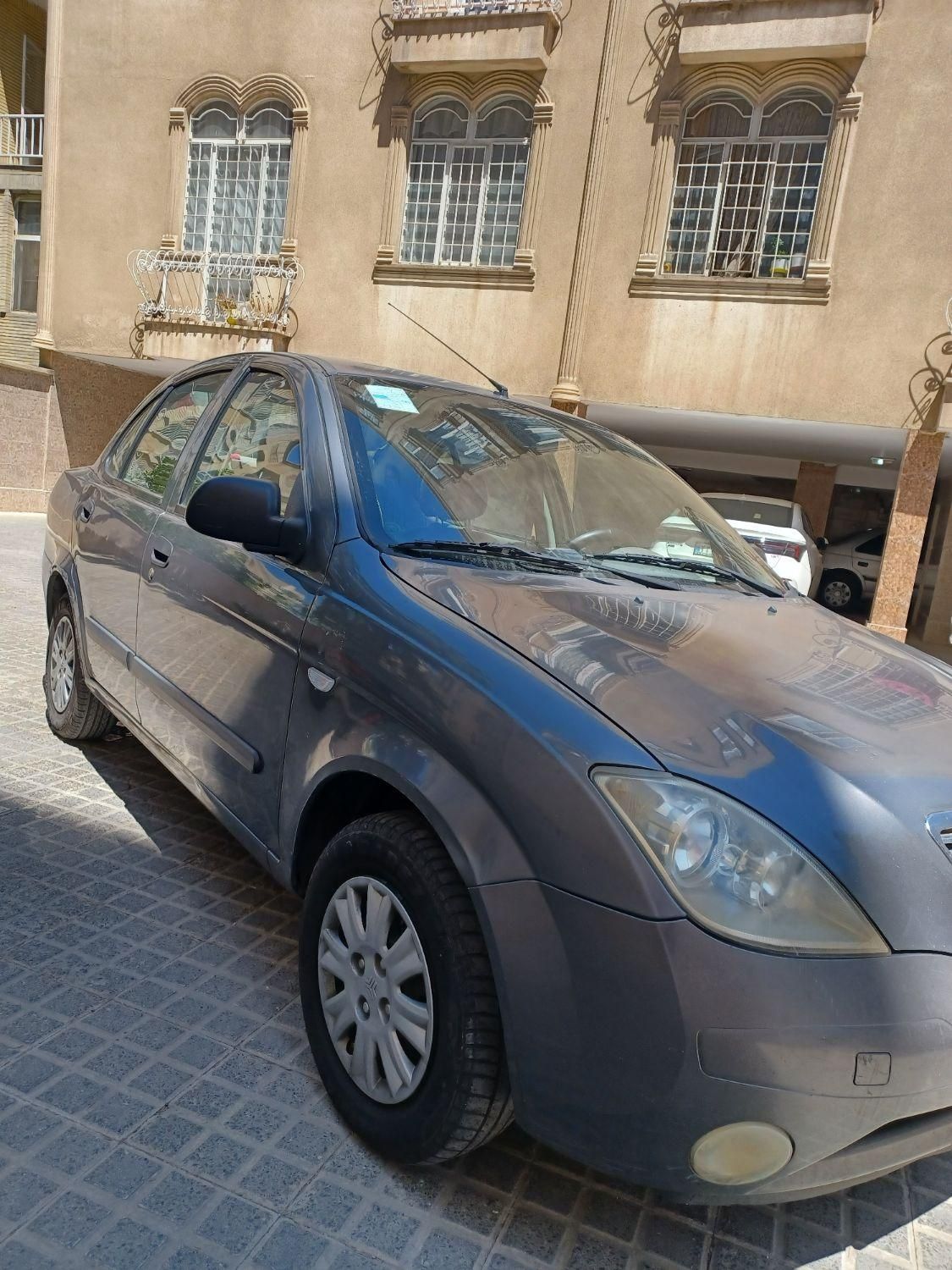 تیبا صندوق دار SX - 1392