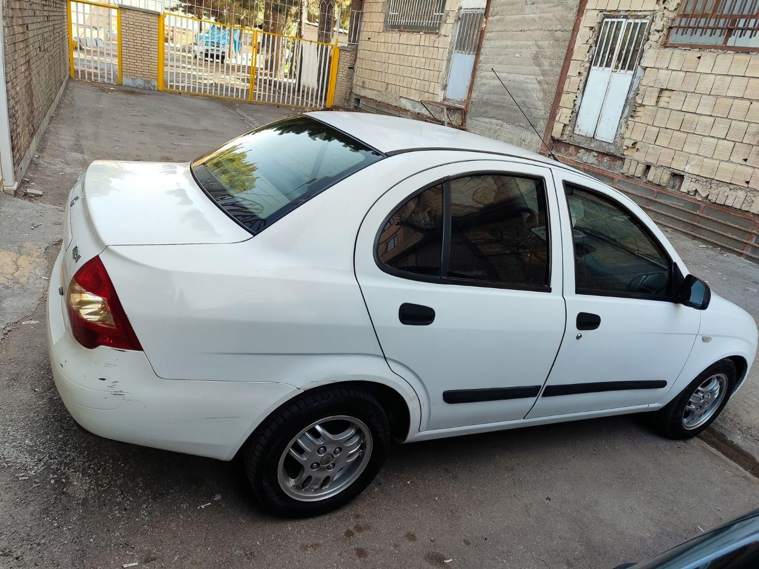 تیبا صندوق دار SX - 1394