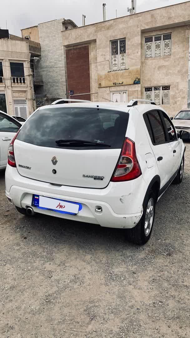 رنو ساندرو دنده ای - 1396