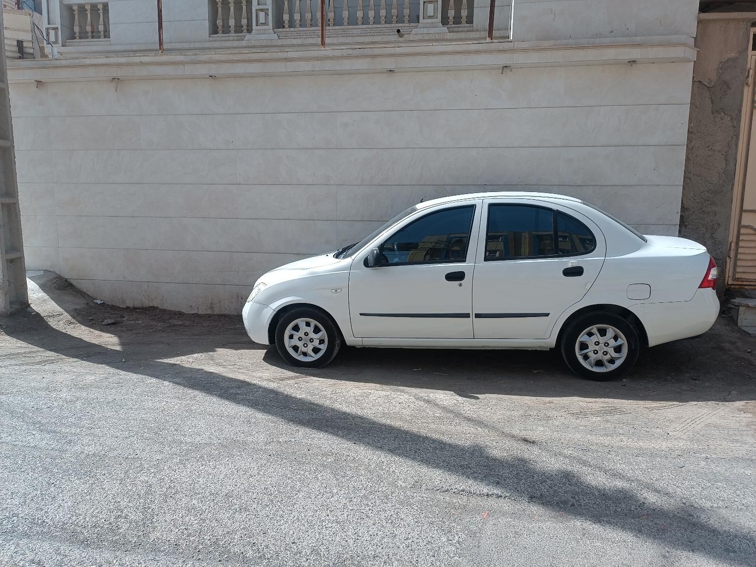 تیبا صندوق دار SX - 1400