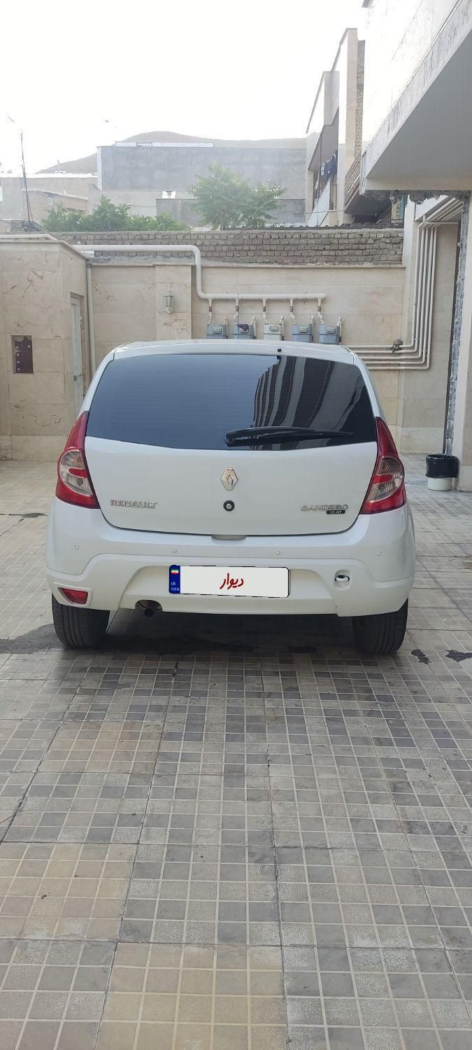 رنو ساندرو اتوماتیک - 1396
