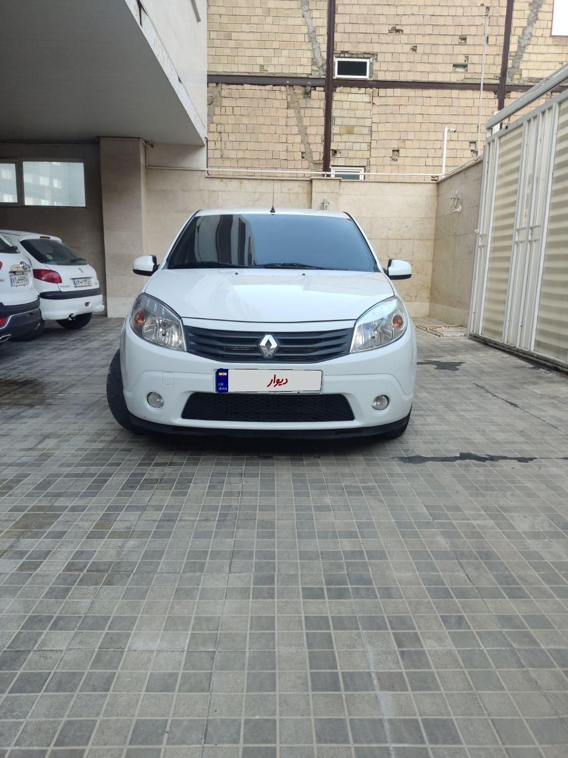 خودرو رنو، ساندرو آگهی ann_18225141