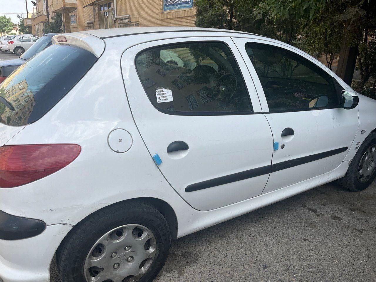 پژو 206 تیپ 5 - 1390