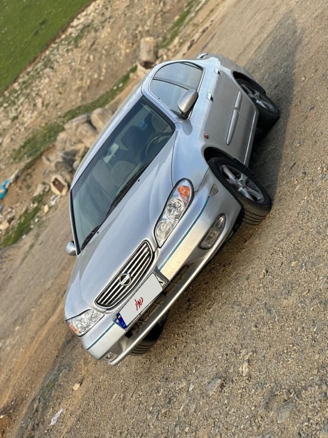 نیسان ماکسیما دنده‌ای - 2005