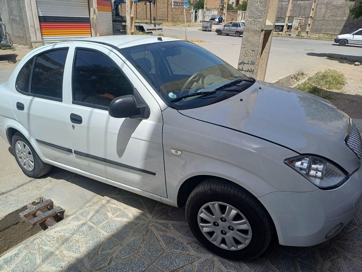 تیبا صندوق دار SX - 1400