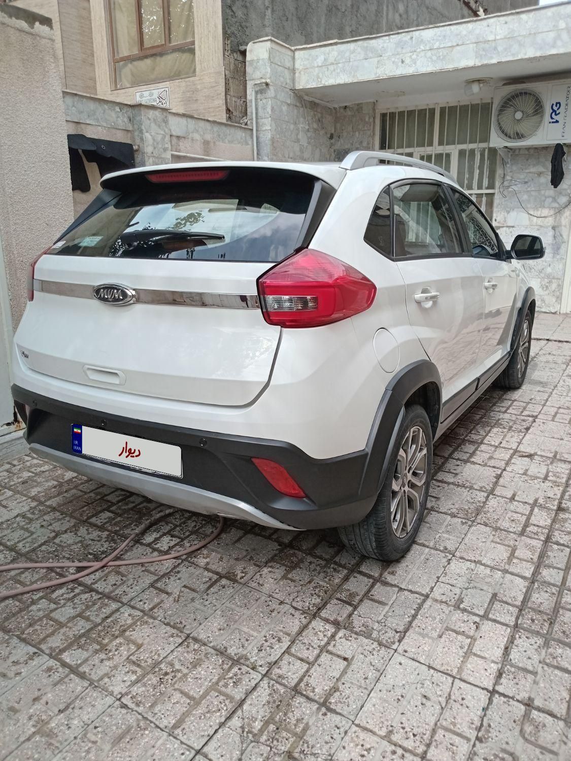 خودرو ام وی ام، X22 آگهی ann_18235404