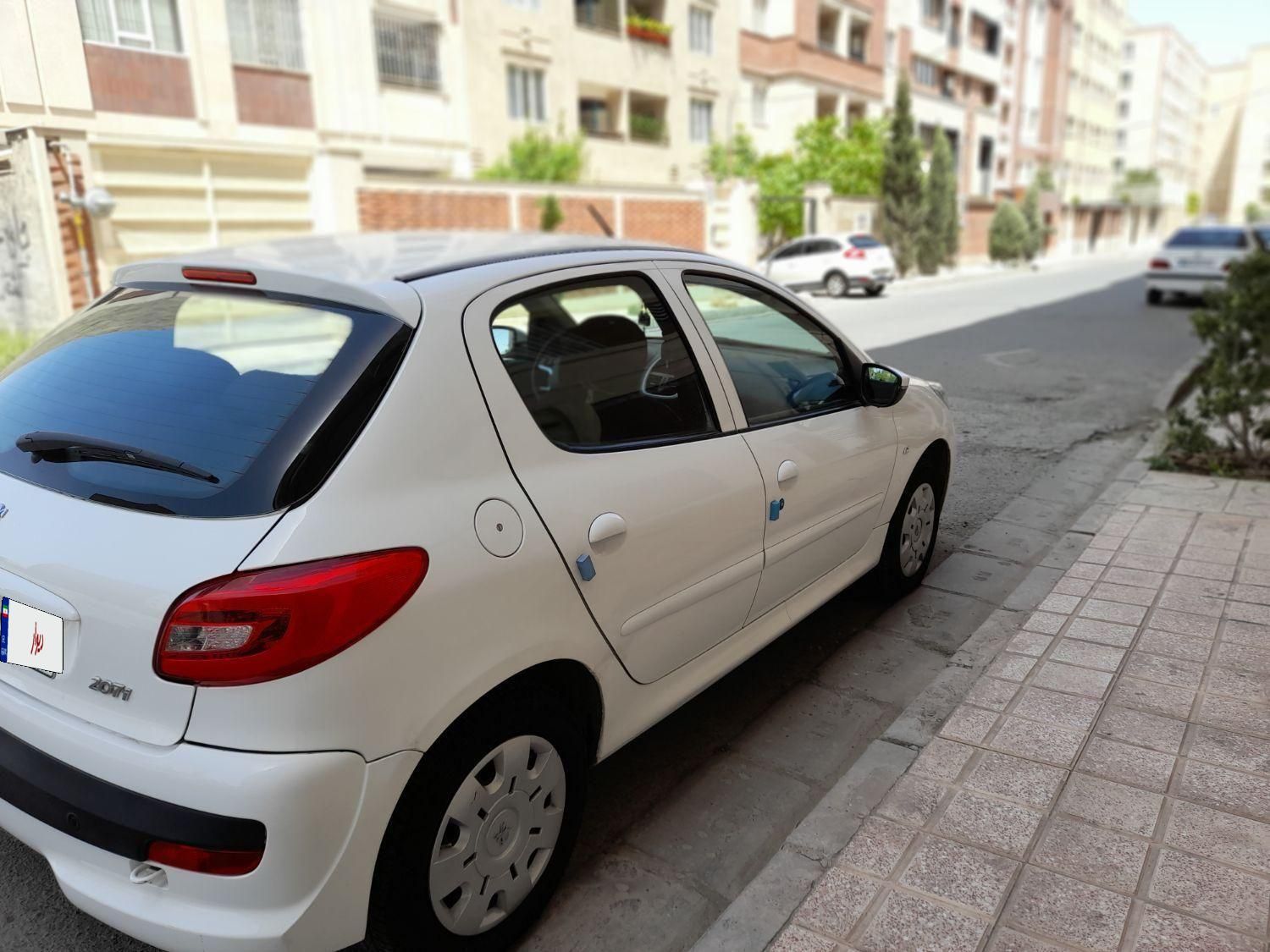 پژو 207 دنده‌ای با موتور TU3 - 1402
