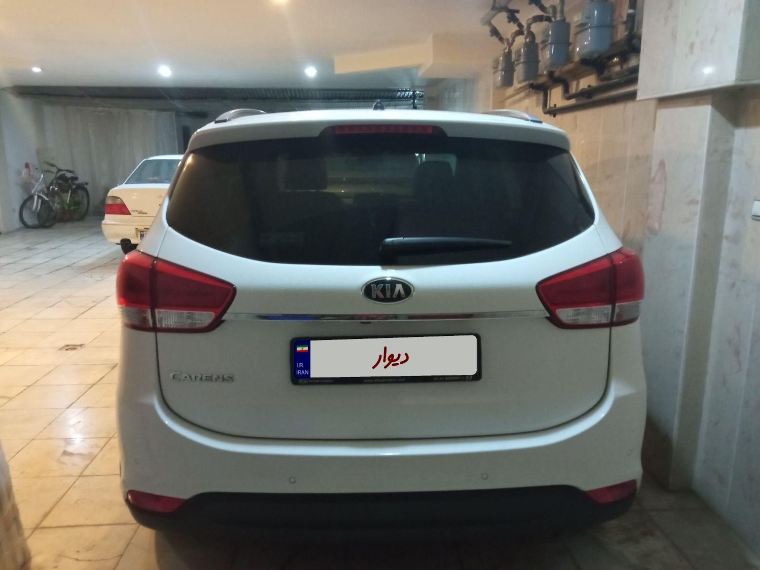 کیا کارنز فول UN - 2016