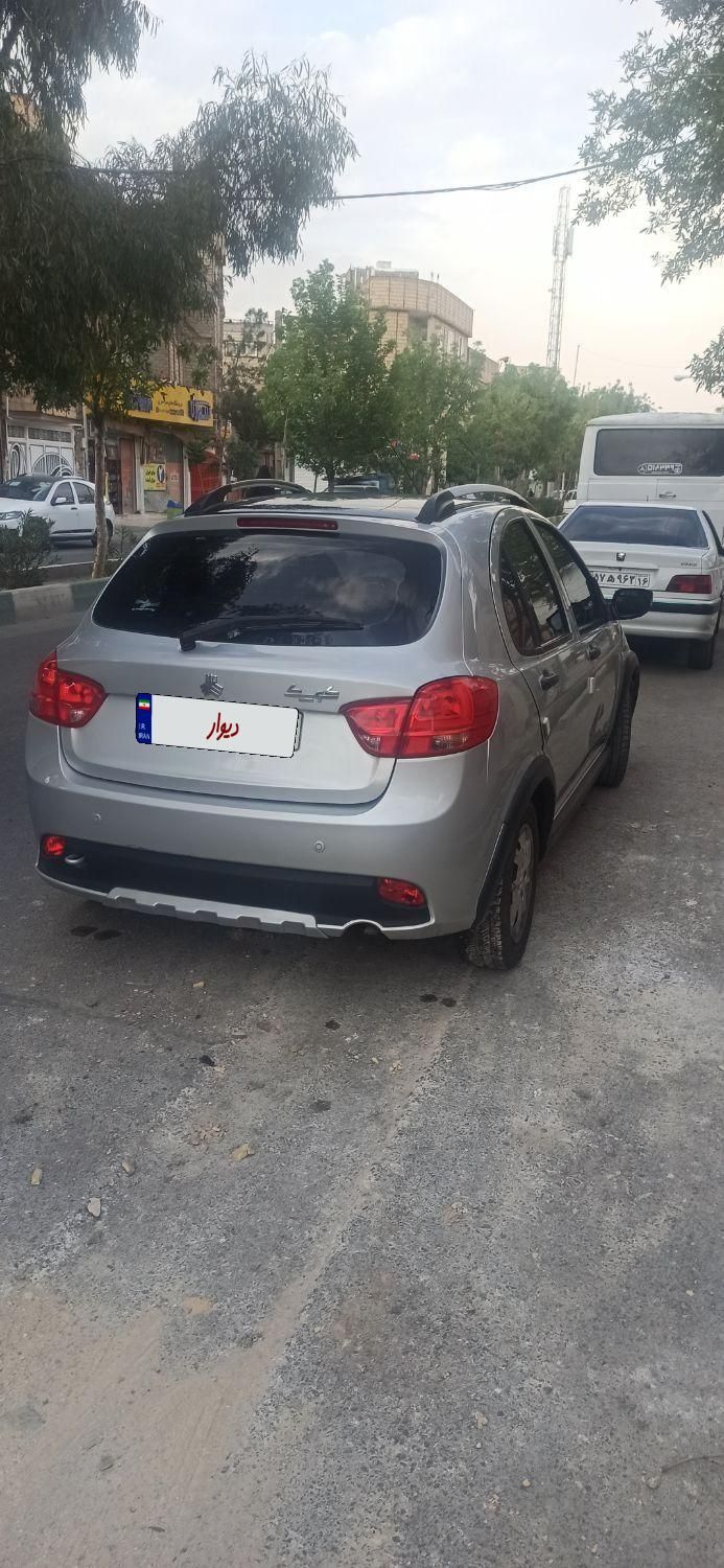 کوییک R دنده‌ای - 1402