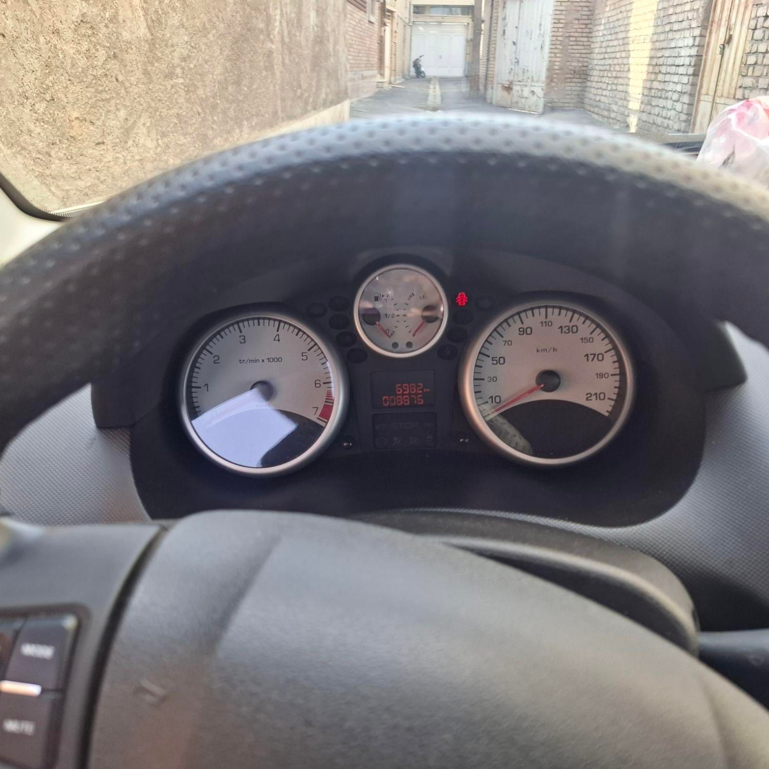 پژو 207 دنده‌ای - 1402