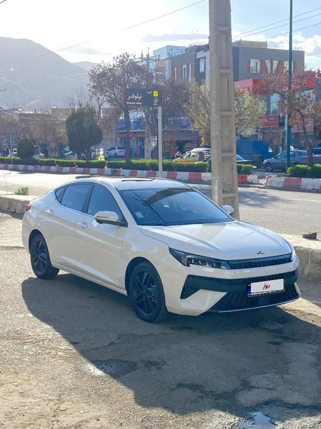 خودرو کی ام سی، J7 آگهی ann_18243393