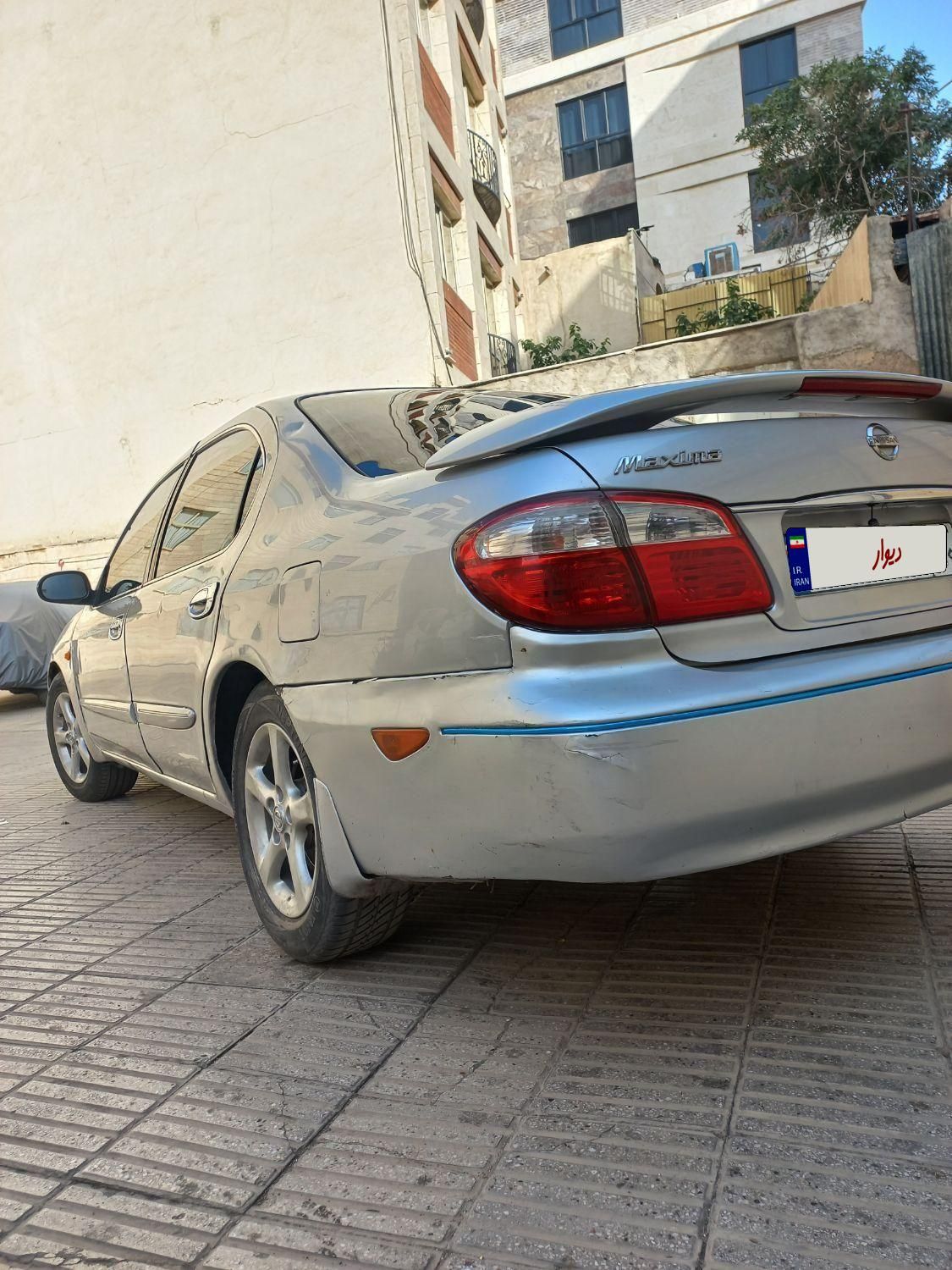 نیسان ماکسیما دنده‌ای - 2004