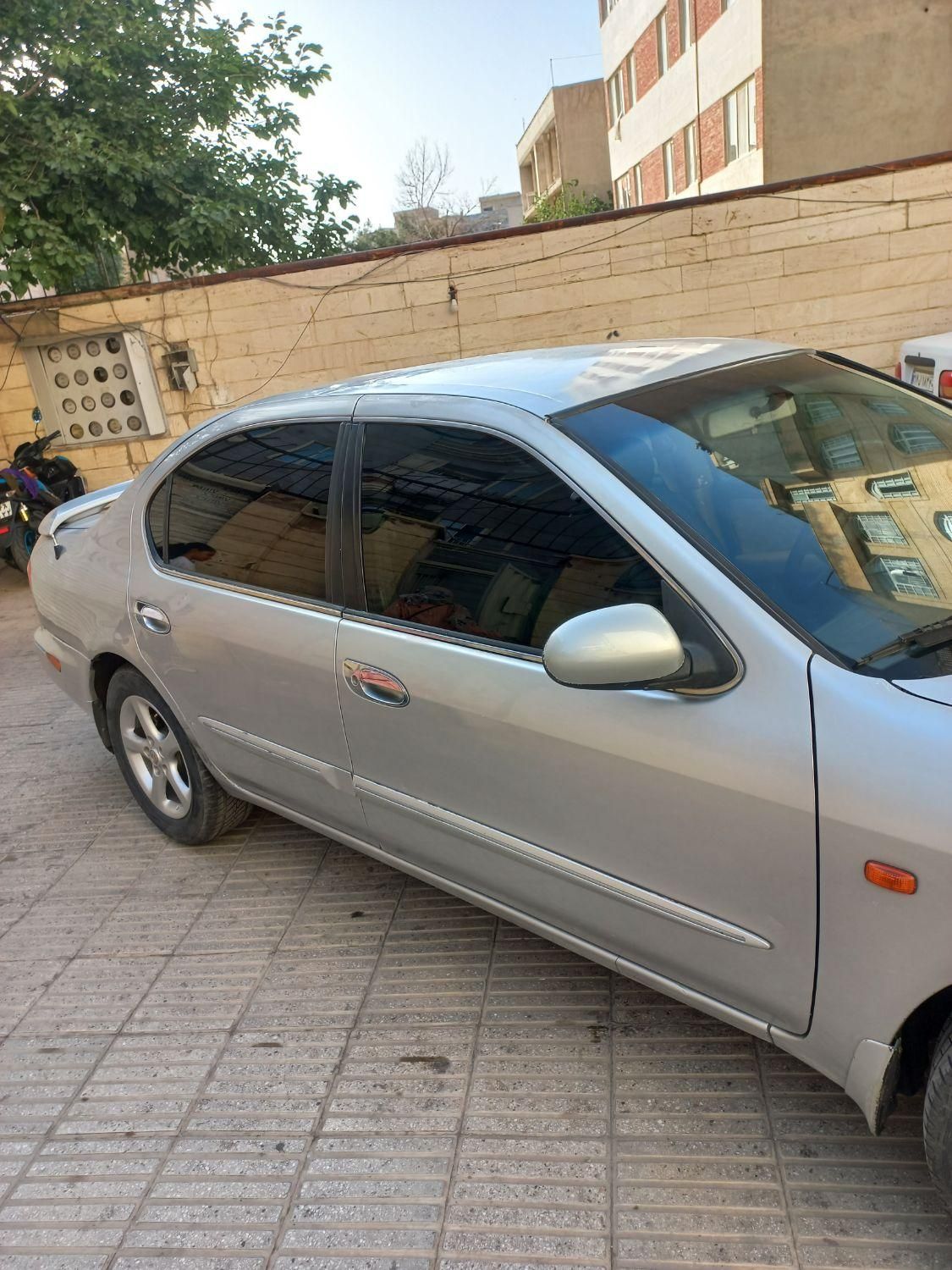 نیسان ماکسیما دنده‌ای - 2004