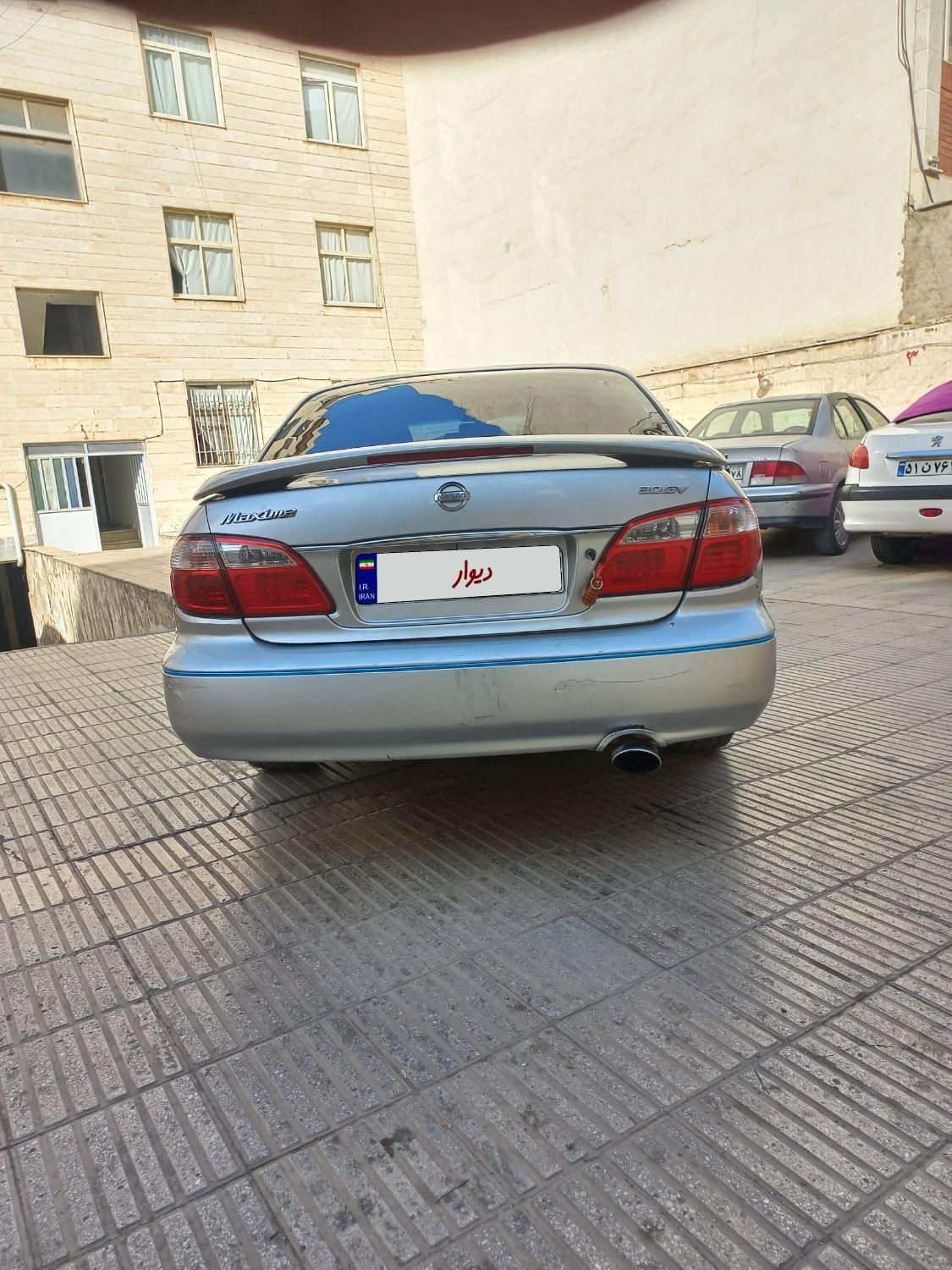 نیسان ماکسیما دنده‌ای - 2004