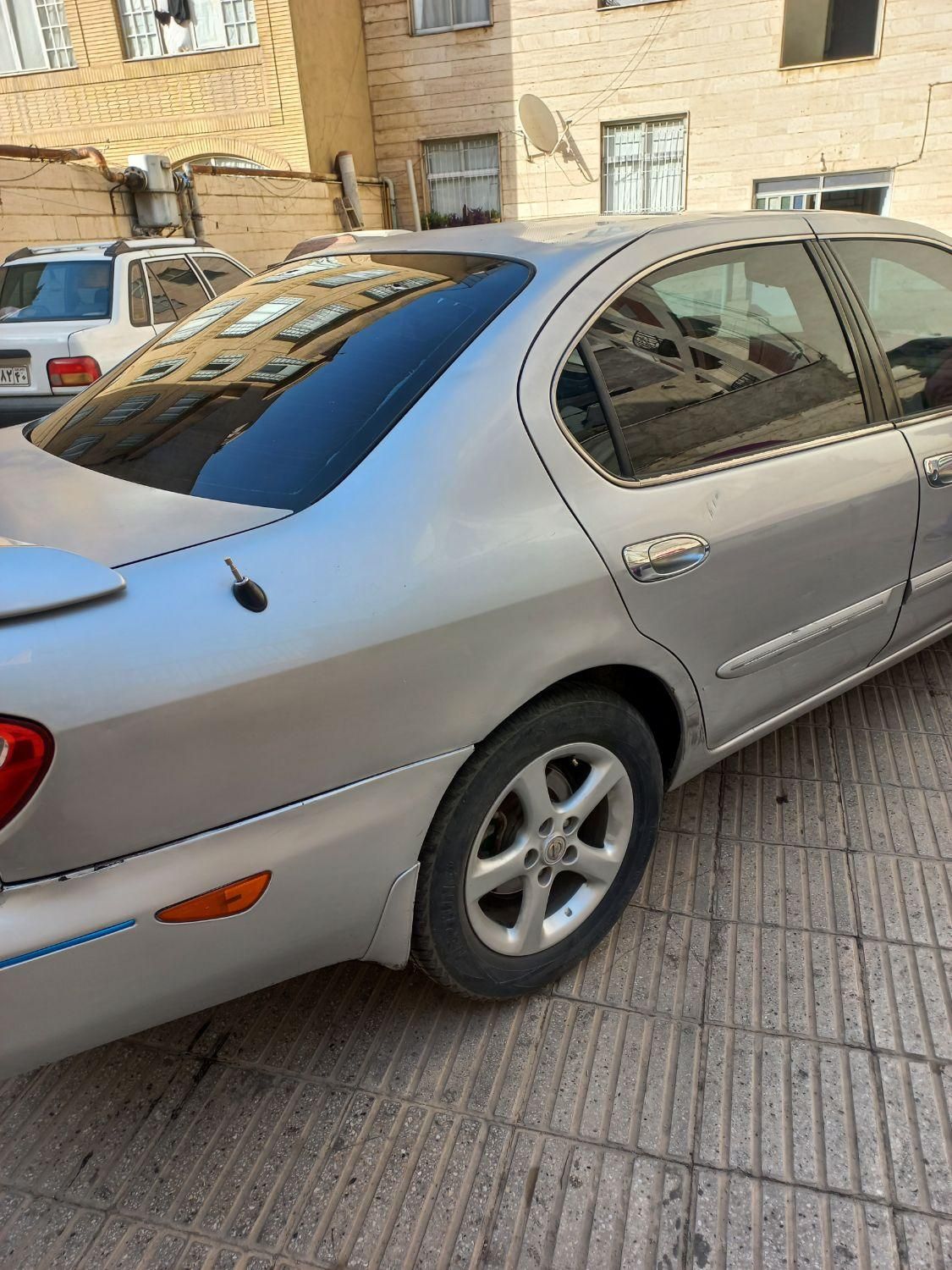 نیسان ماکسیما دنده‌ای - 2004