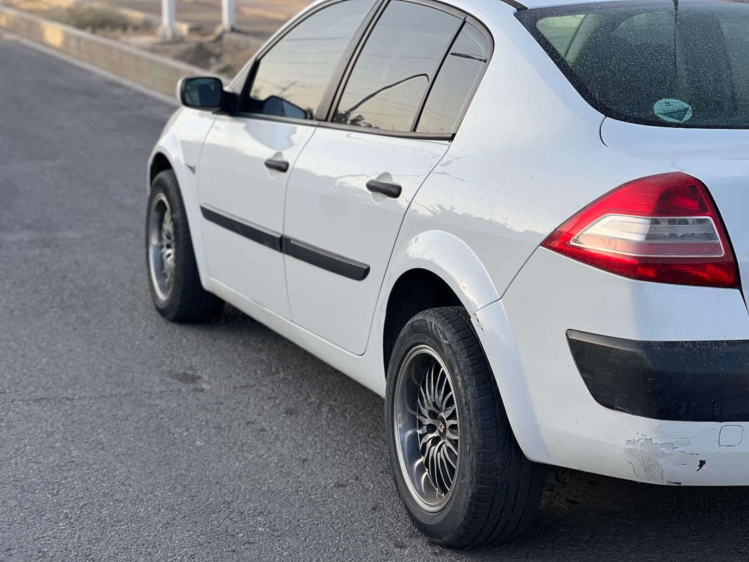 رنو مگان دنده‌ای 1600 - 2008