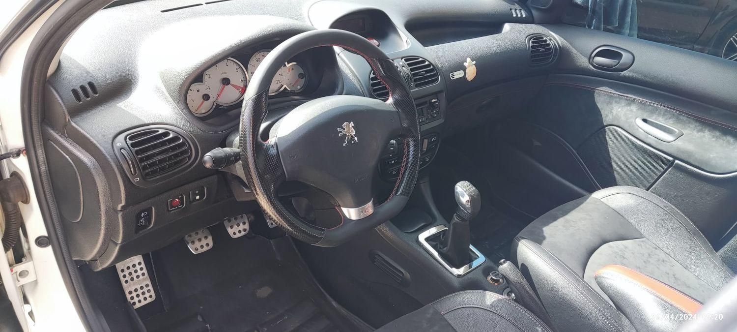پژو ۲۰۶ صندوق دار v8 - 1397