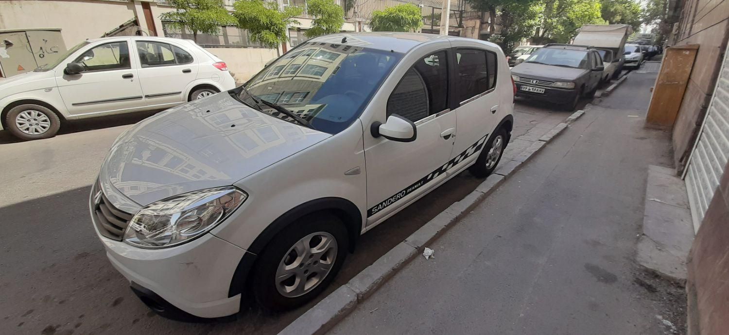 رنو ساندرو اتوماتیک - 1396