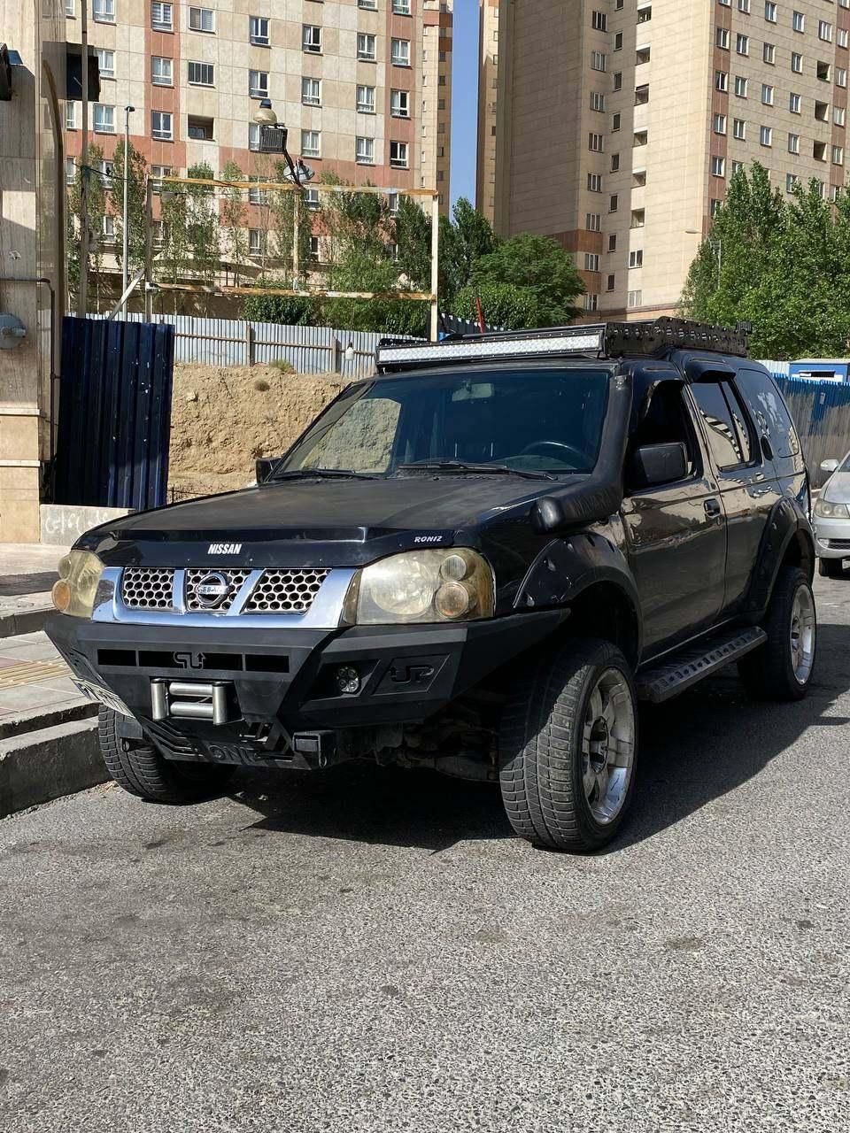 نیسان رونیز دنده‌ای - 2003