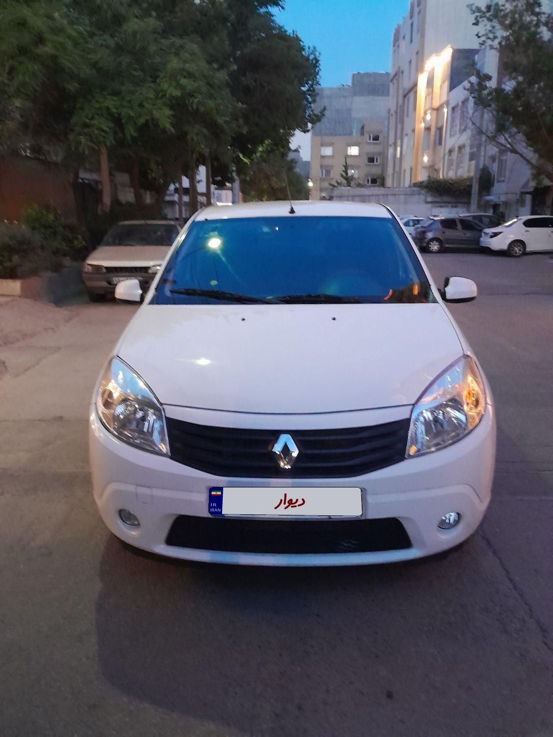 خودرو رنو، ساندرو آگهی ann_18251998