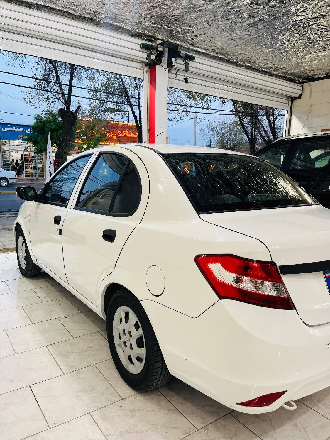 ساینا S دنده ای بنزینی - 1400