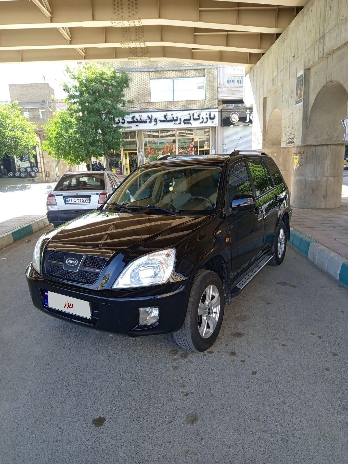 ام وی ام X33 دنده‌ای ساده - 2012