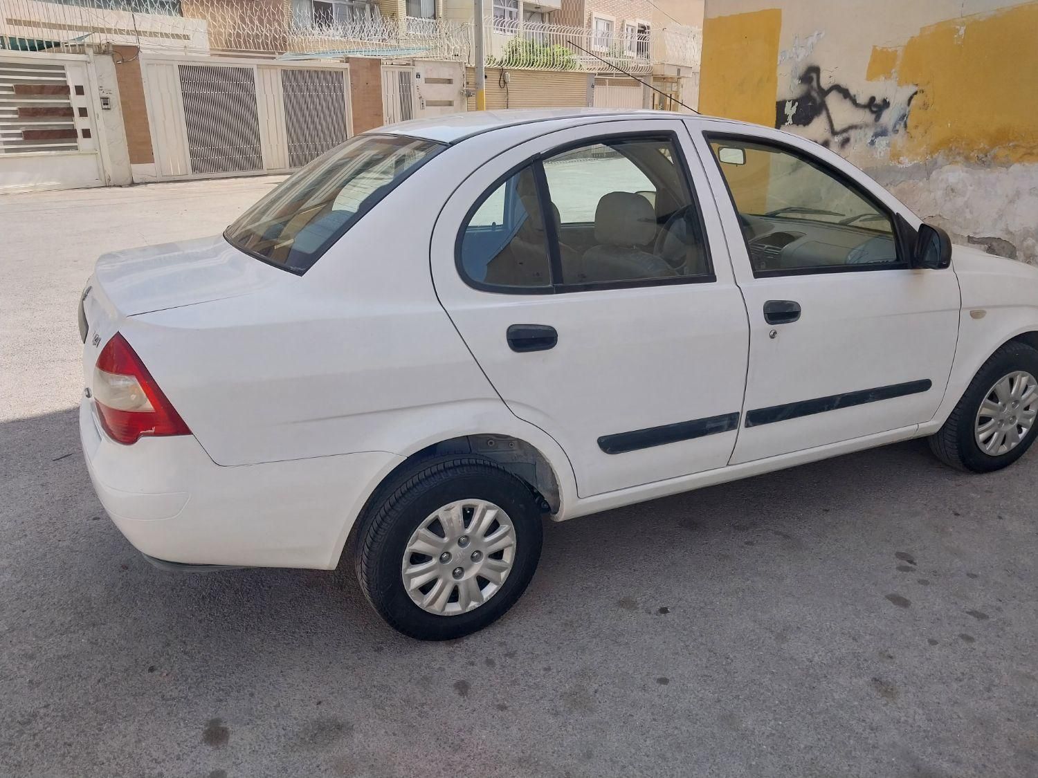 تیبا صندوق دار EX - 1394