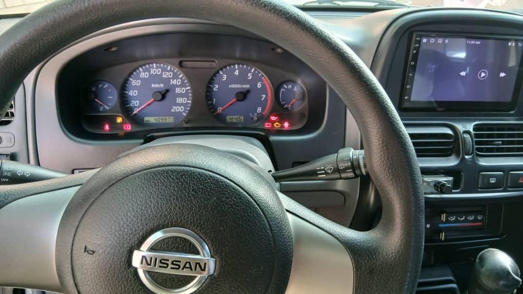 نیسان رونیز دنده‌ای - 2004