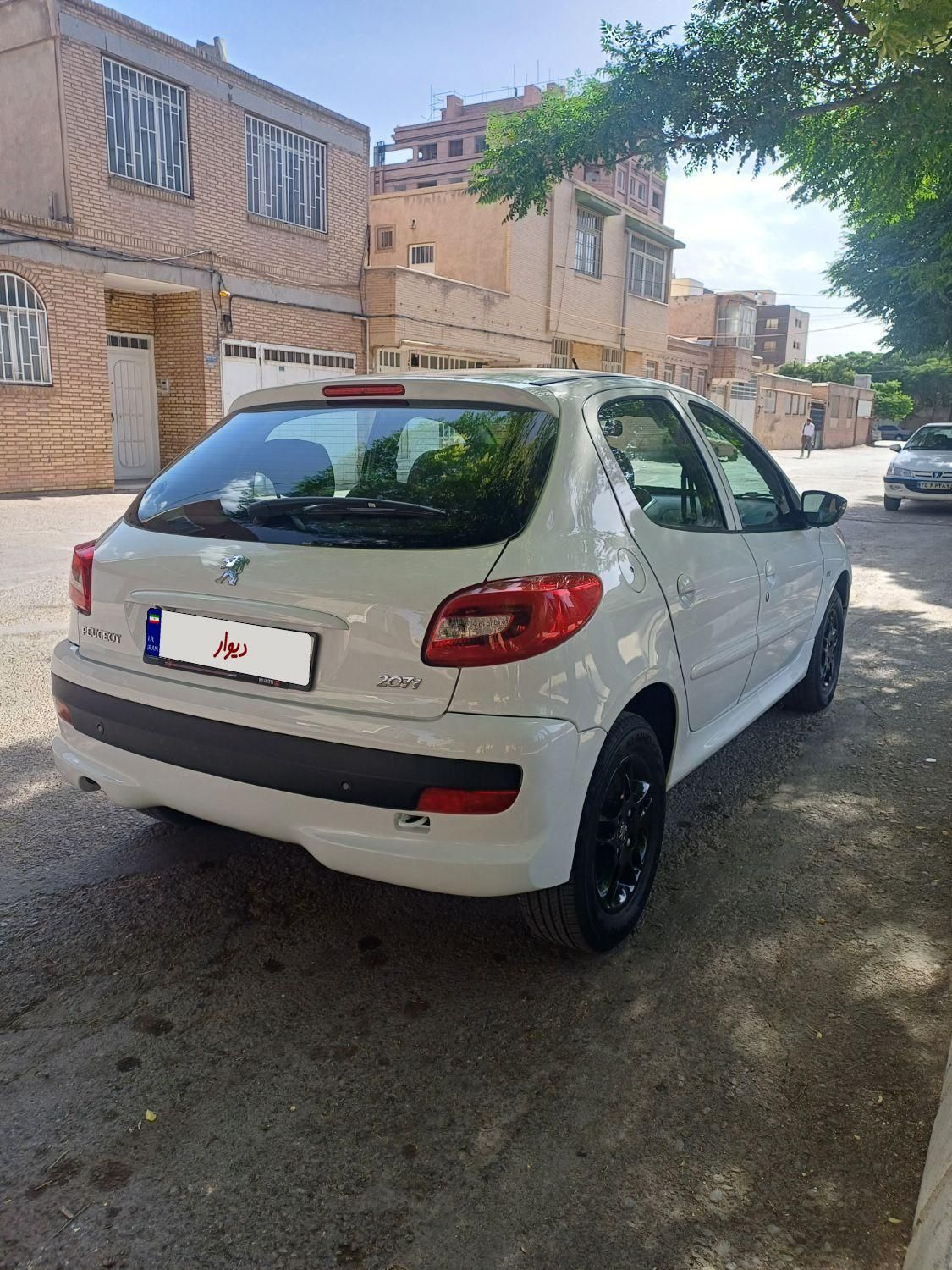 پژو 207 دنده‌ای با موتور TU3 - 1402