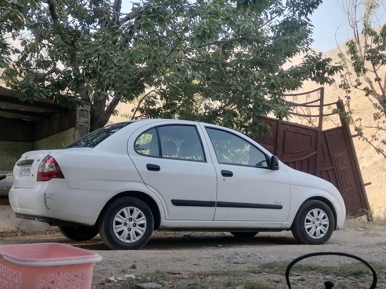 تیبا صندوق دار SX - 1392