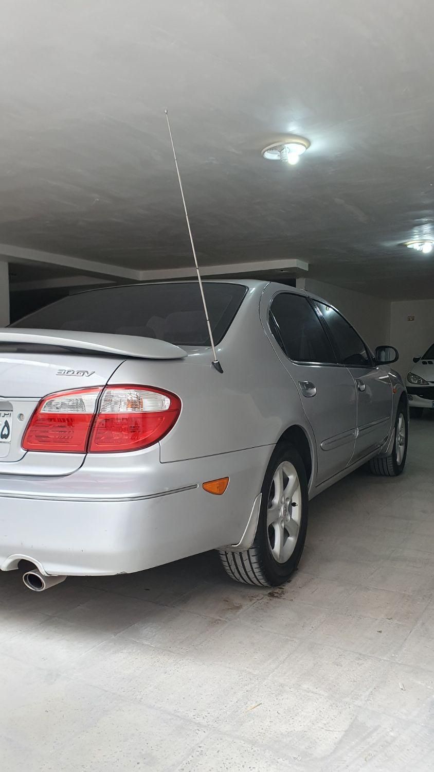 نیسان ماکسیما دنده‌ای - 2004