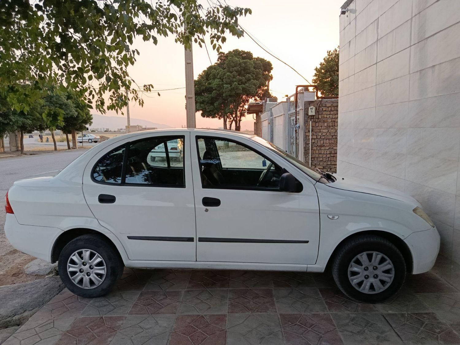 تیبا صندوق دار SX - 1400