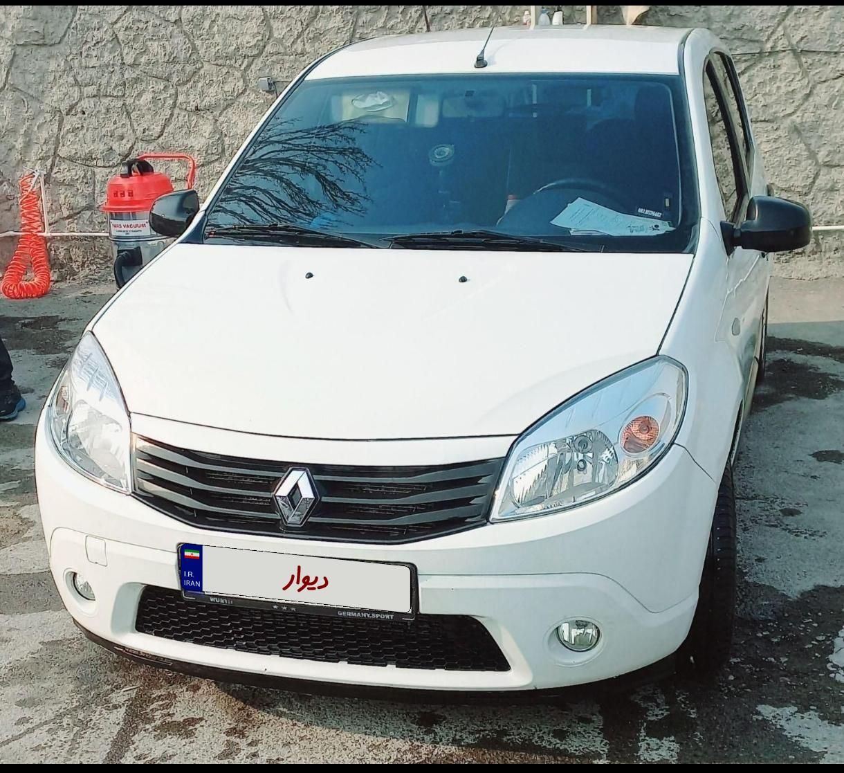 خودرو رنو، ساندرو آگهی ann_18275275