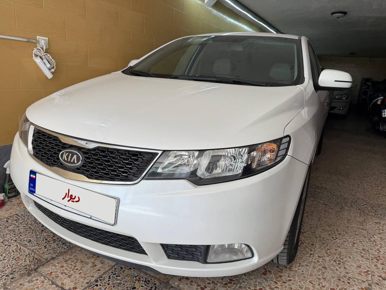 کیا سراتو 2.0 لیتر اتوماتیک GT لاین - 2011