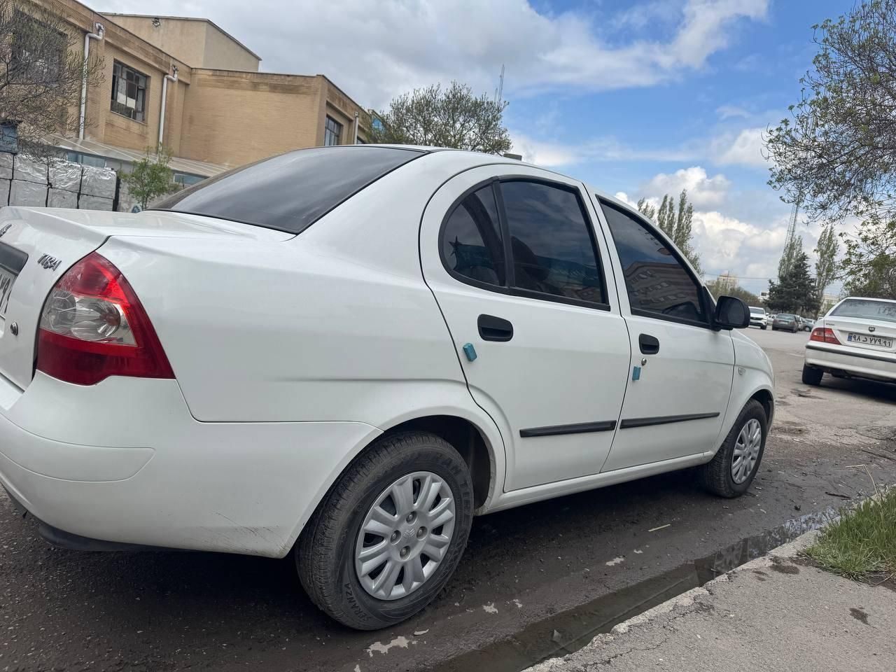 تیبا صندوق دار SX - 1400