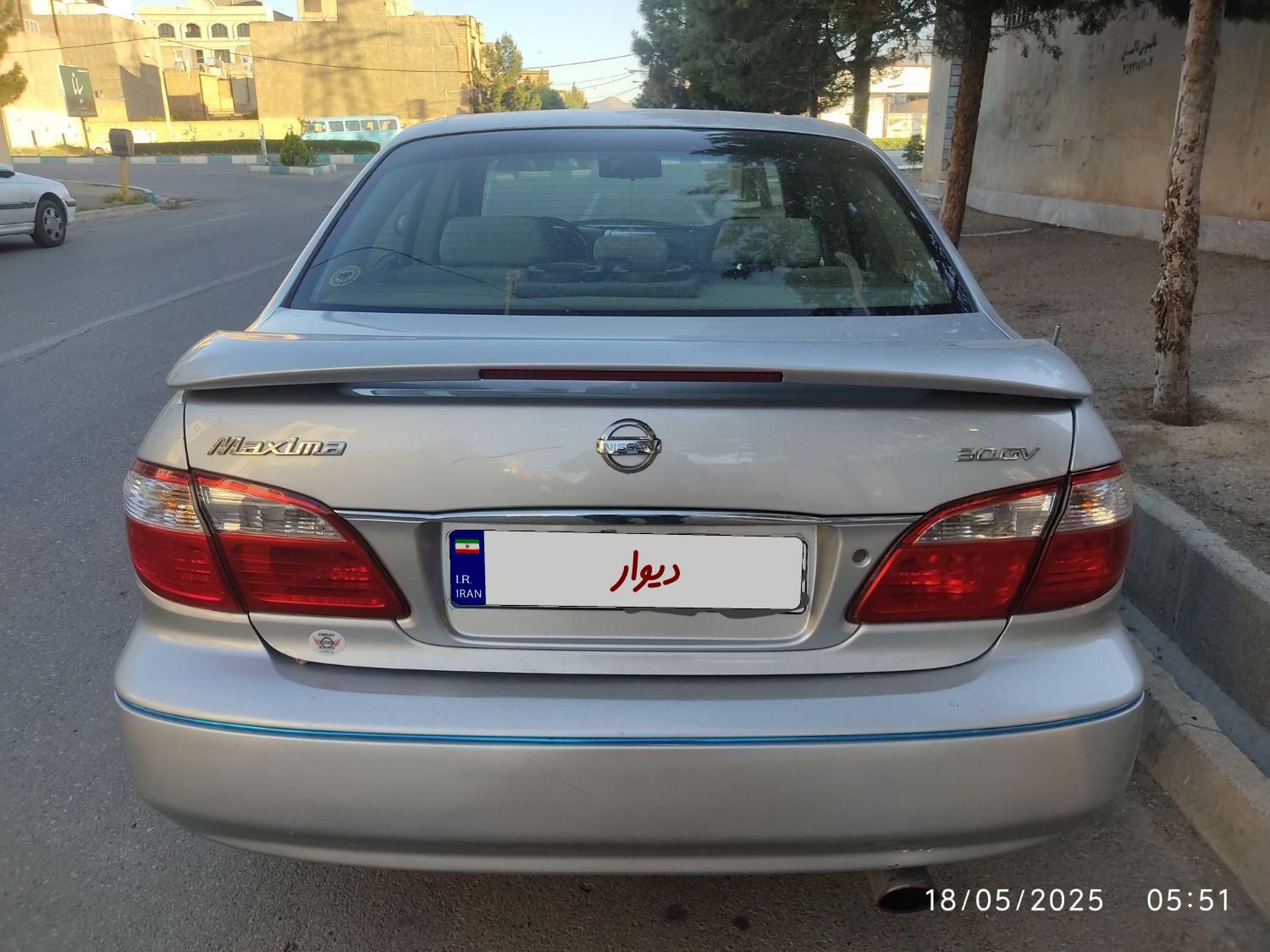 نیسان ماکسیما دنده‌ای - 2005