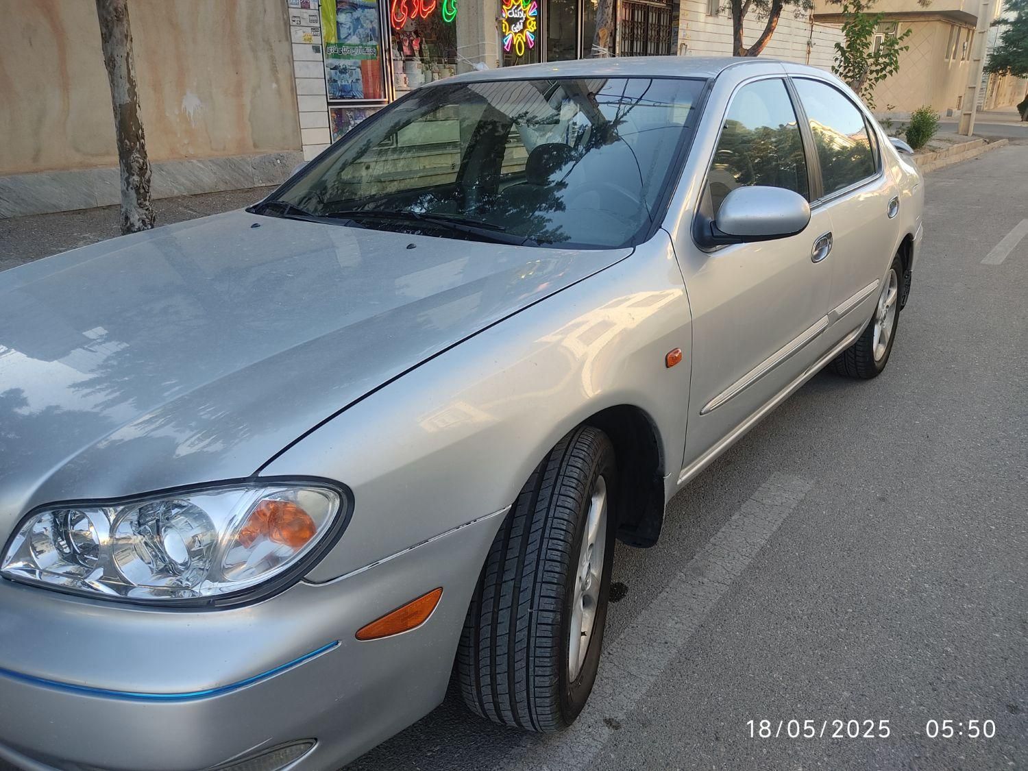 نیسان ماکسیما دنده‌ای - 2005
