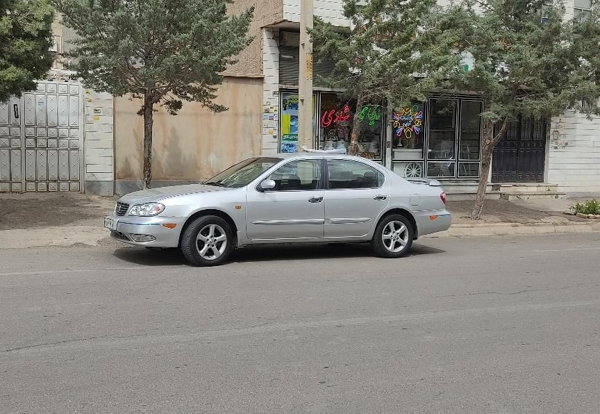 نیسان ماکسیما دنده‌ای - 2005