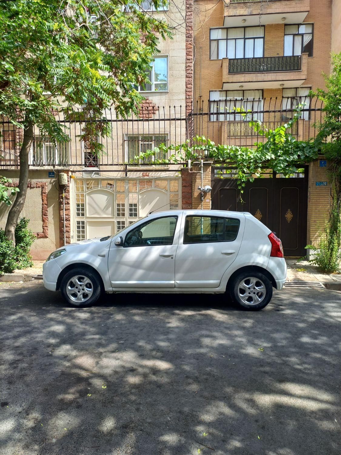 خودرو رنو، ساندرو آگهی ann_18279591