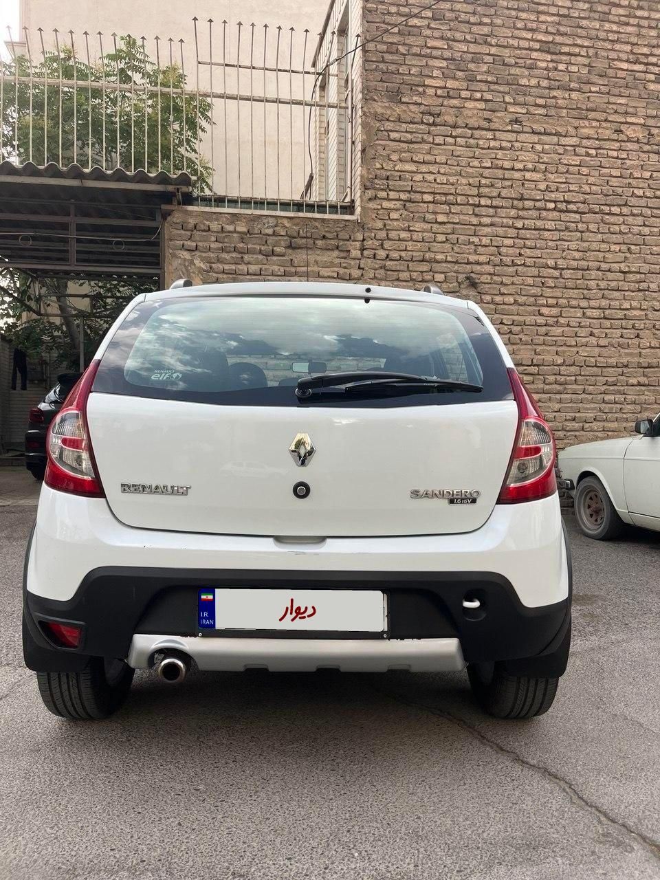 رنو ساندرو دنده ای - 1397