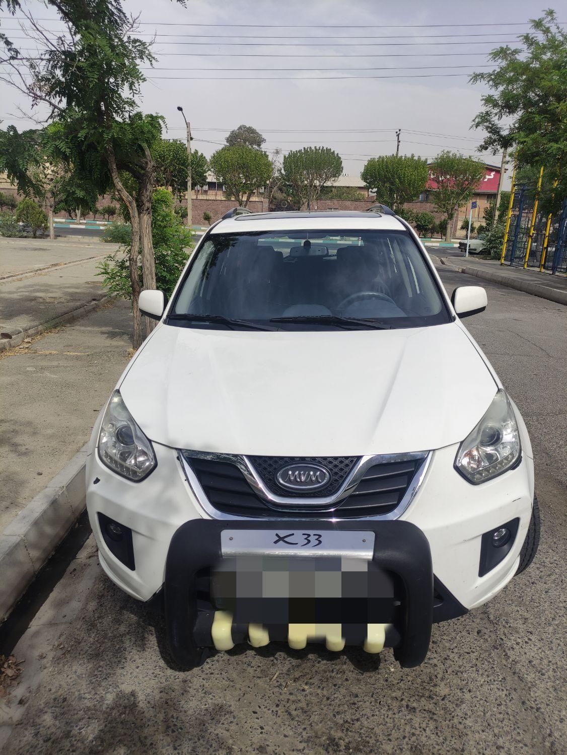 خودرو ام وی ام، X33 آگهی ann_18292363