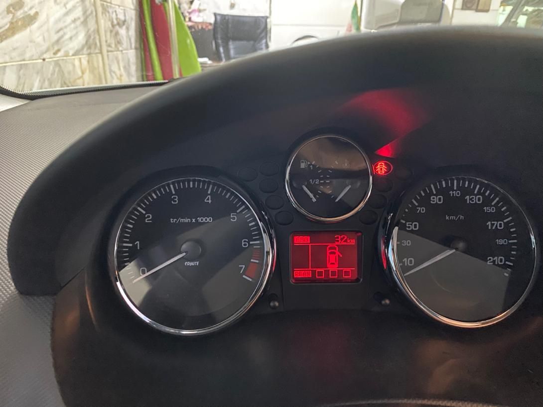 پژو 207 اتوماتیک TU5P - 1404
