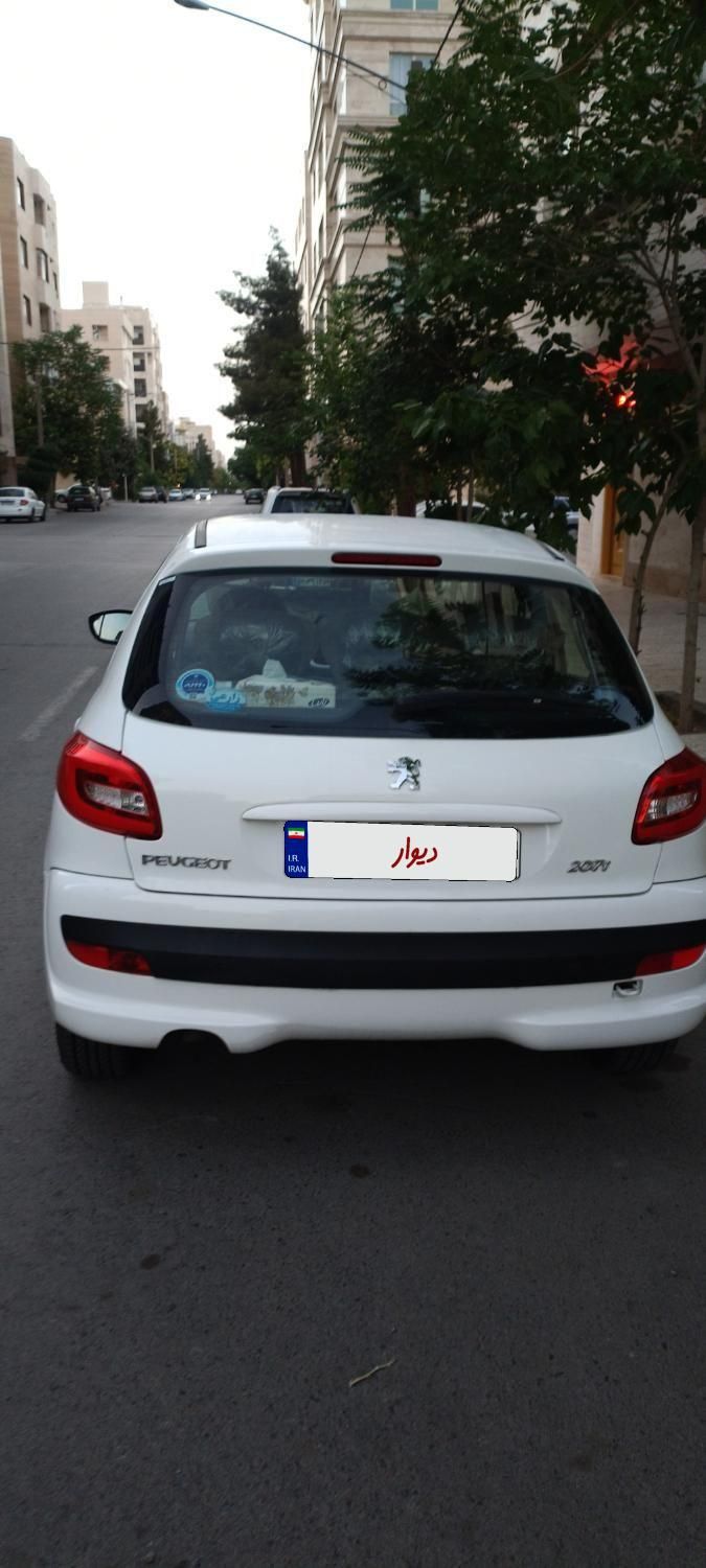 پژو 207 دنده‌ای با موتور TU3 - 1402