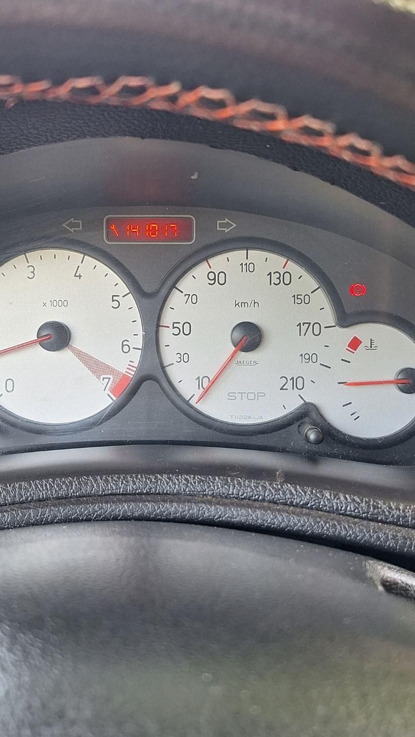 پژو ۲۰۶ صندوق دار v8 - 1390