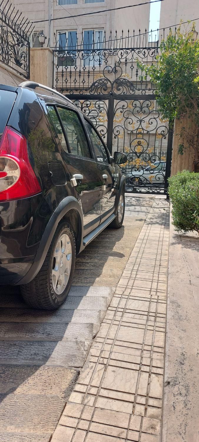 رنو ساندرو دنده ای - 1396