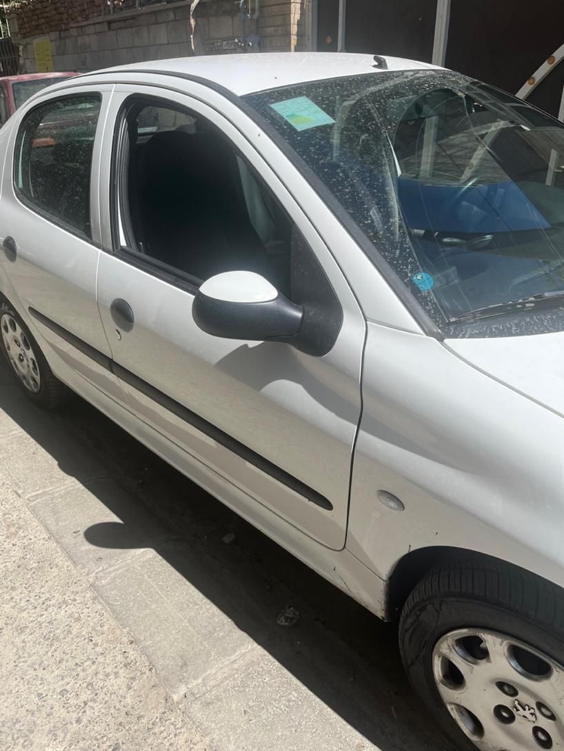 پژو ۲۰۶ صندوق دار v8 - 1396