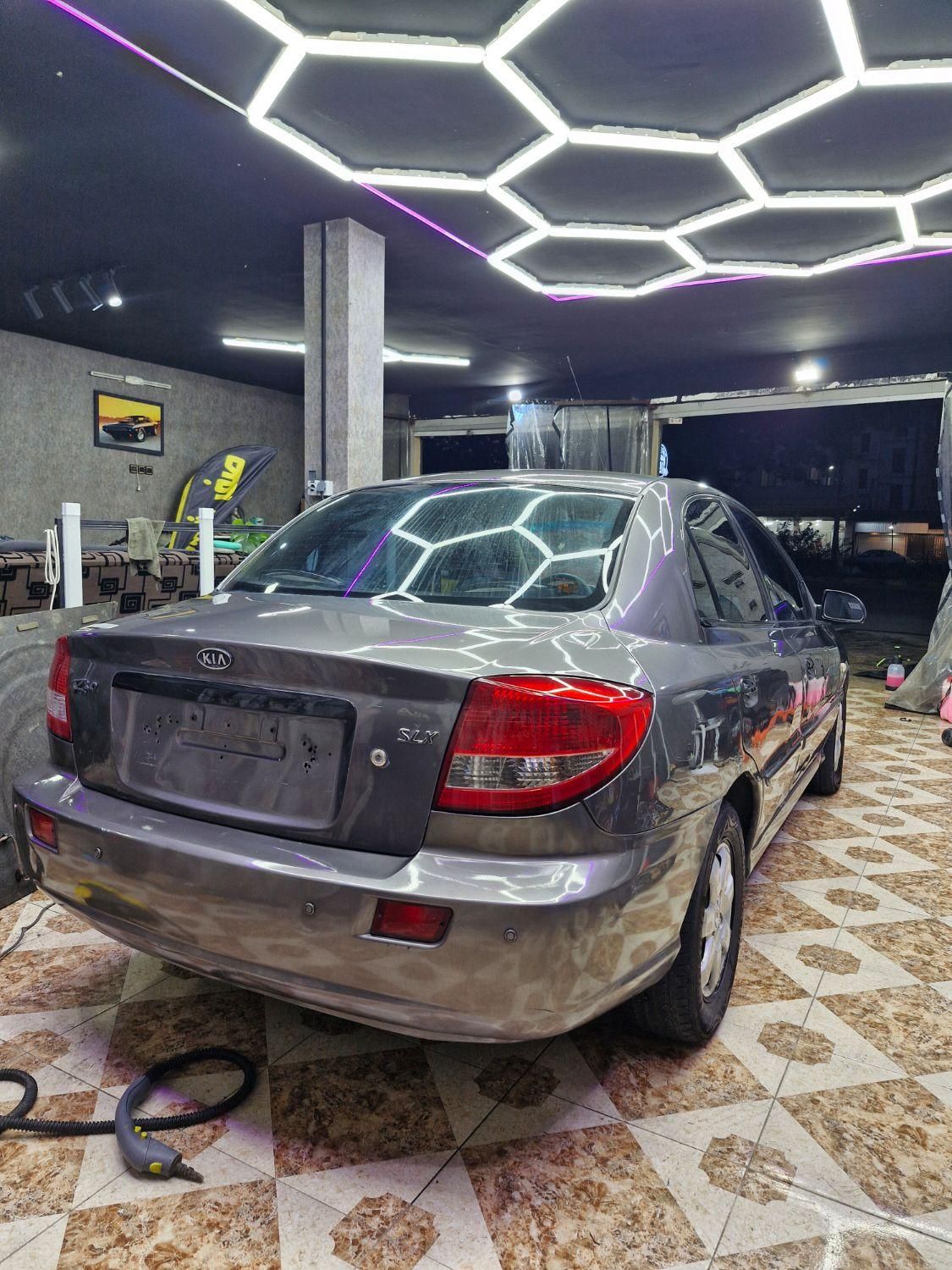 کیا ریو صندوقدار نیمه فول UB - 2009