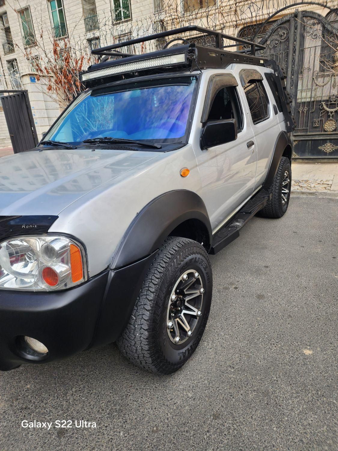 نیسان رونیز دنده‌ای - 2004